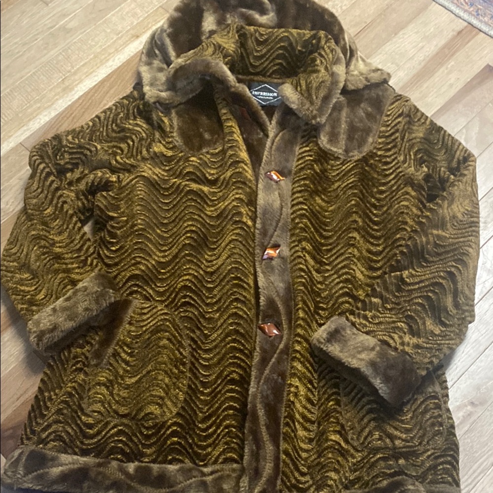 Impression Faux Fur Coat with Wave Pattern